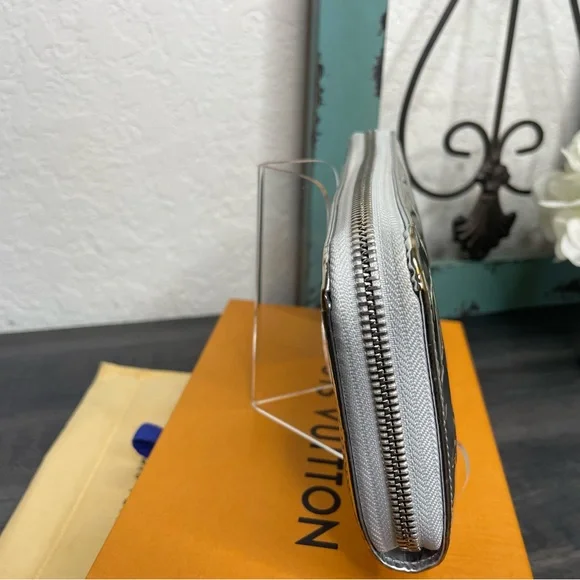 💫SOLD LV Zippy Wallet Silver Monogram Miroir - Picture 15 of 16